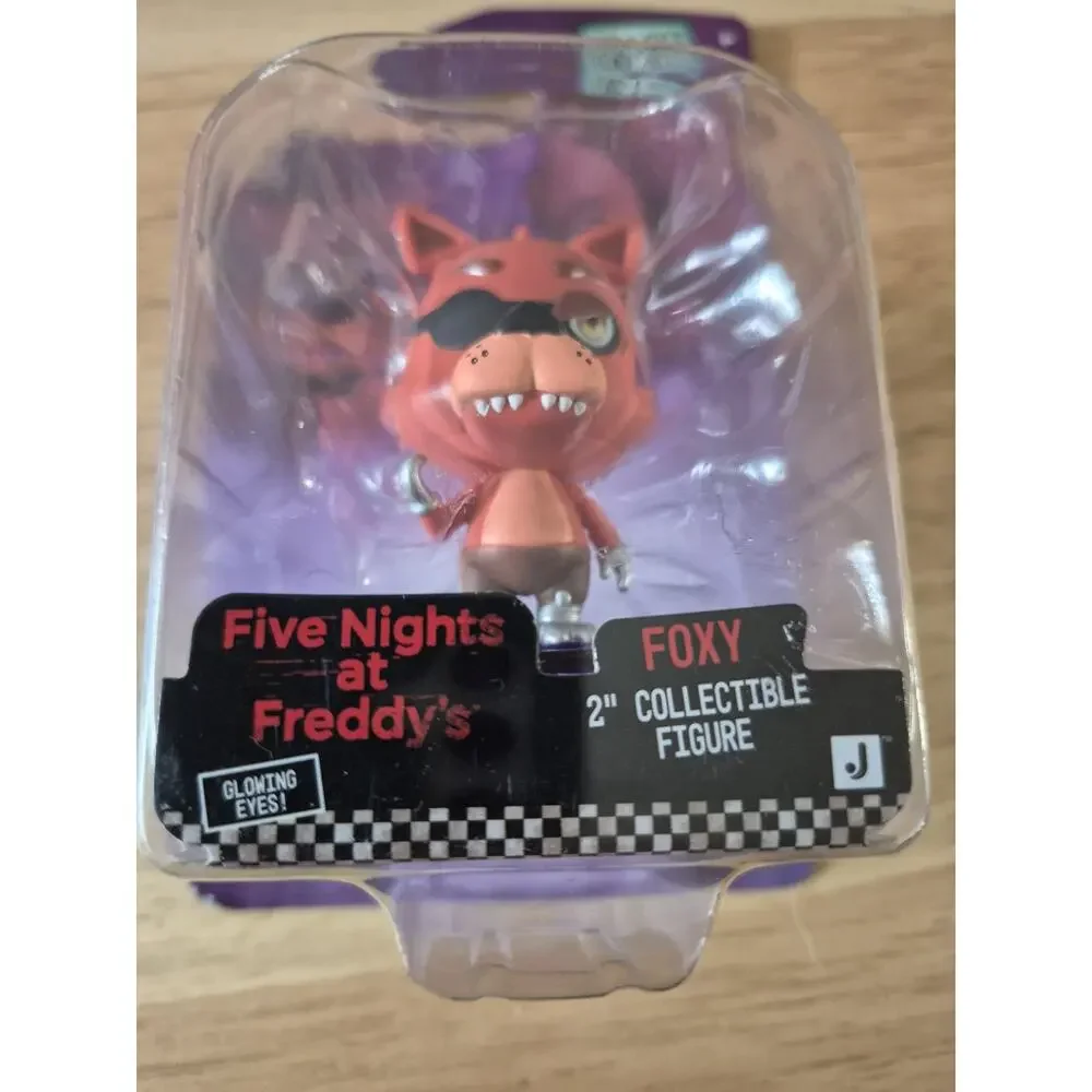 Jazwares Five Nights At Freddy’s 2” Creepy Mini Figure Foxy Glowing Eyes S33